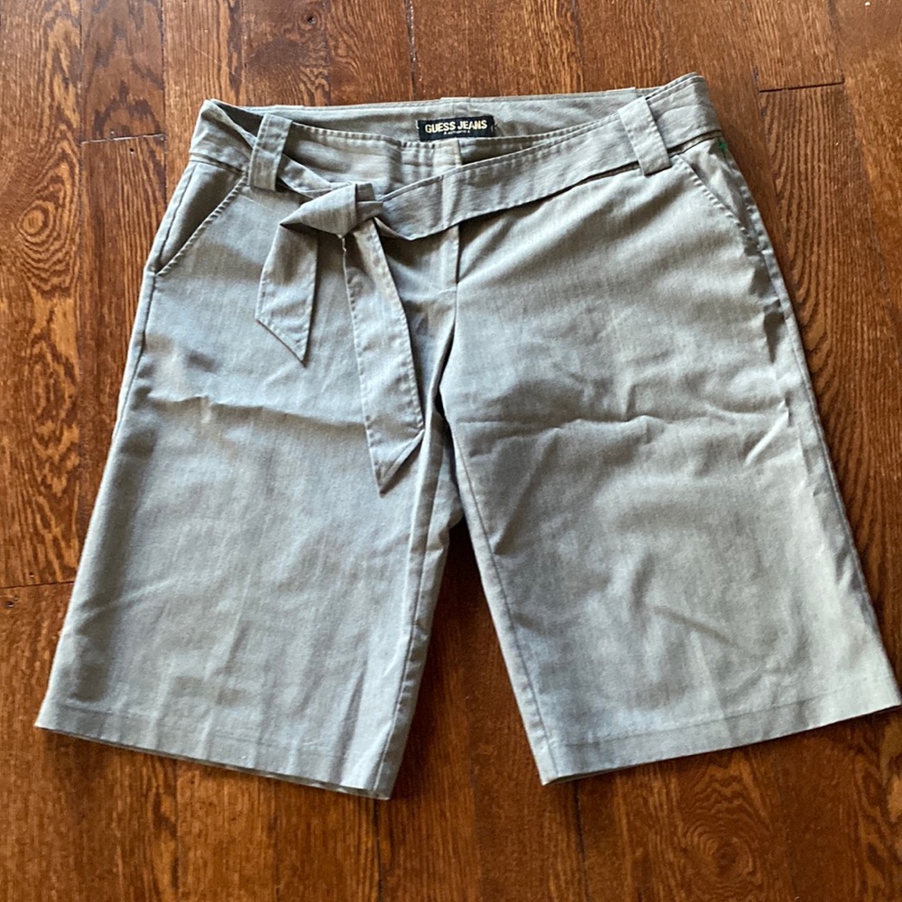 Guess Shorts SIZE 34